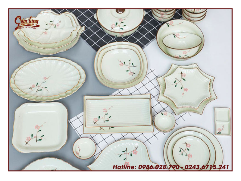 Ưu điểm khi dùng bát đĩa gốm Bát Tràng cho các nhà hàng phong cách truyền thống